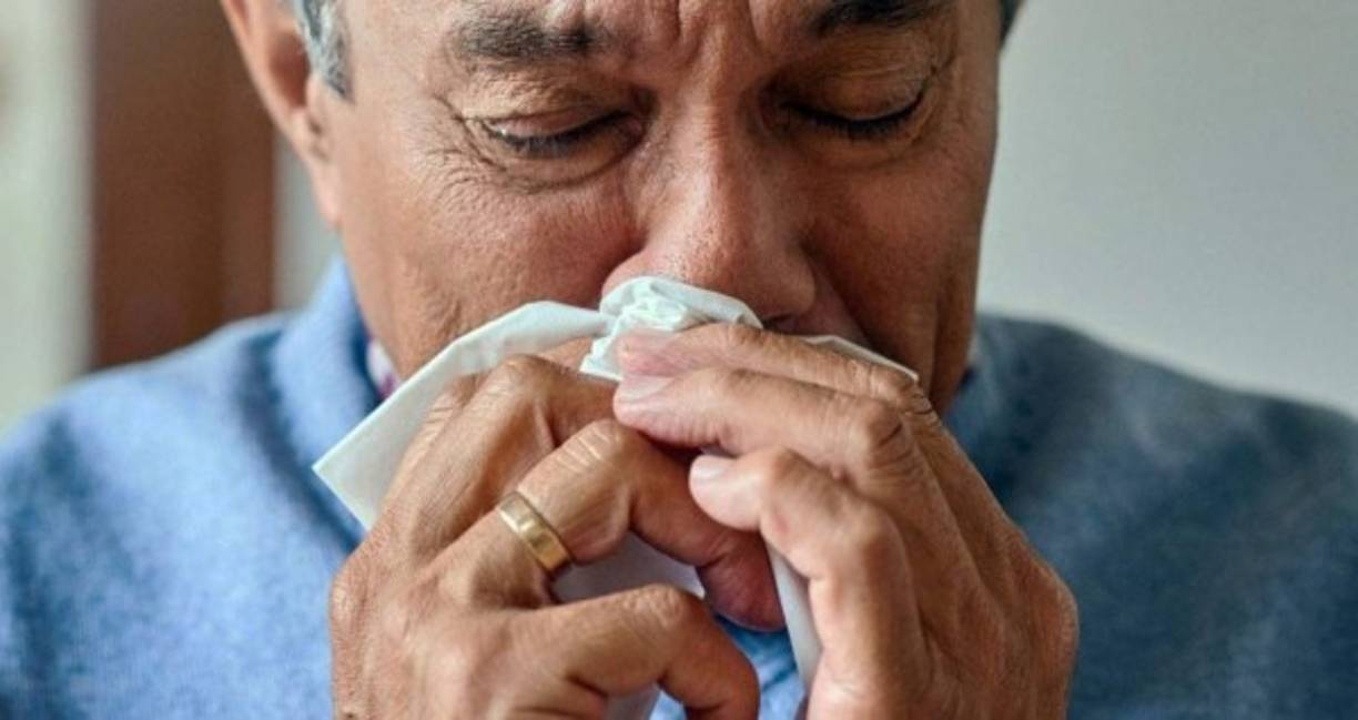 Tomar un baño con agua caliente, aunque sea relajante no va a evitar que te contagies del coronavirus.