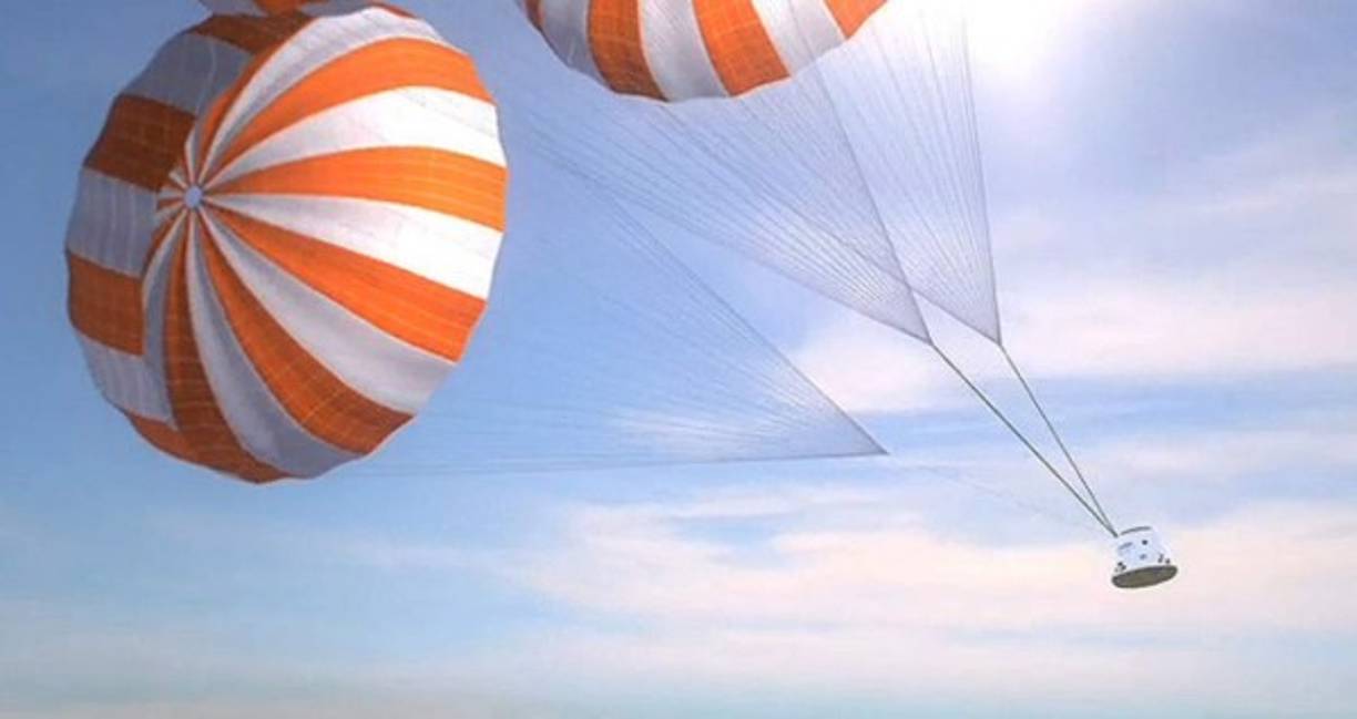 7.- Amerizaje desde el espacio (En De la Tierra a la Luna, Verne imagina que en el retorno, la nave espacial caería en el océano y saldría flotando, tal como lo hicieron muchas de las primeras misiones espaciales).
