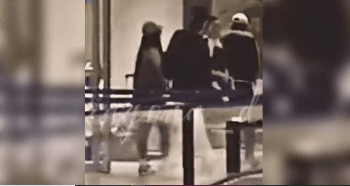 En mayo de 2023, fue vista tomada de la mano con Peso Pluma, el cantante mexicano, luego de pasar unas vacaciones juntos.