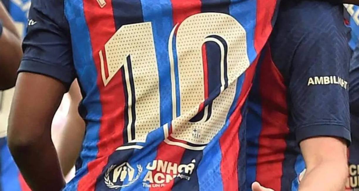 El histórico dorsal “10” quedó libre, ya que nadie lo quiso tomar tras la marcha de Ansu Fati a Inglaterra.