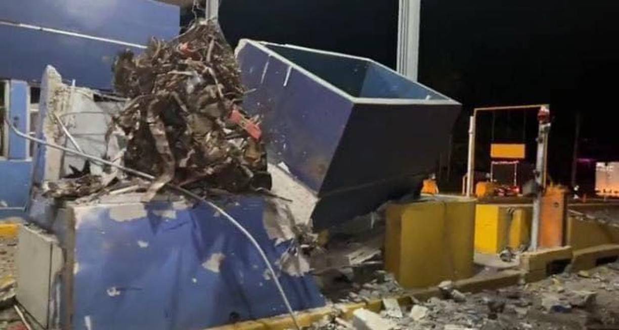 Accidente en peaje de Santa Cruz de Yojoa. 