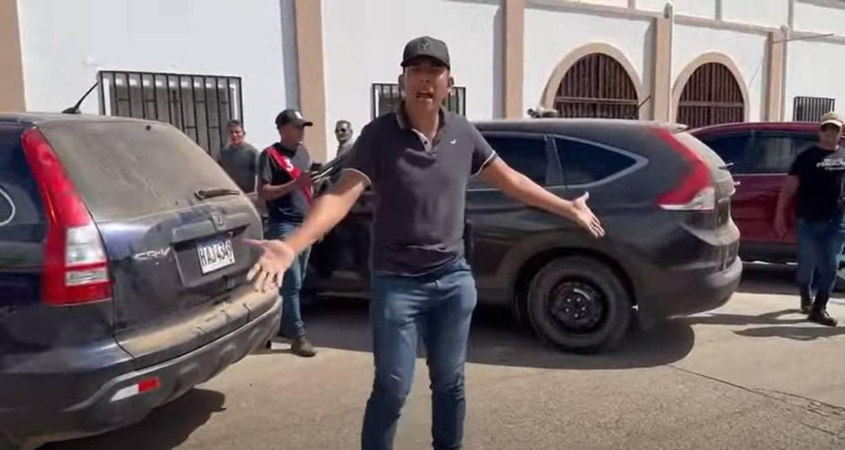 “Se vivieron momentos de pánico”, dijo. Y agregó: “La Policía Nacional invadió la iglesia, no permitió que los amigos de la familia ingresaran y llegaron al punto de disparar un arma de fuego”. 