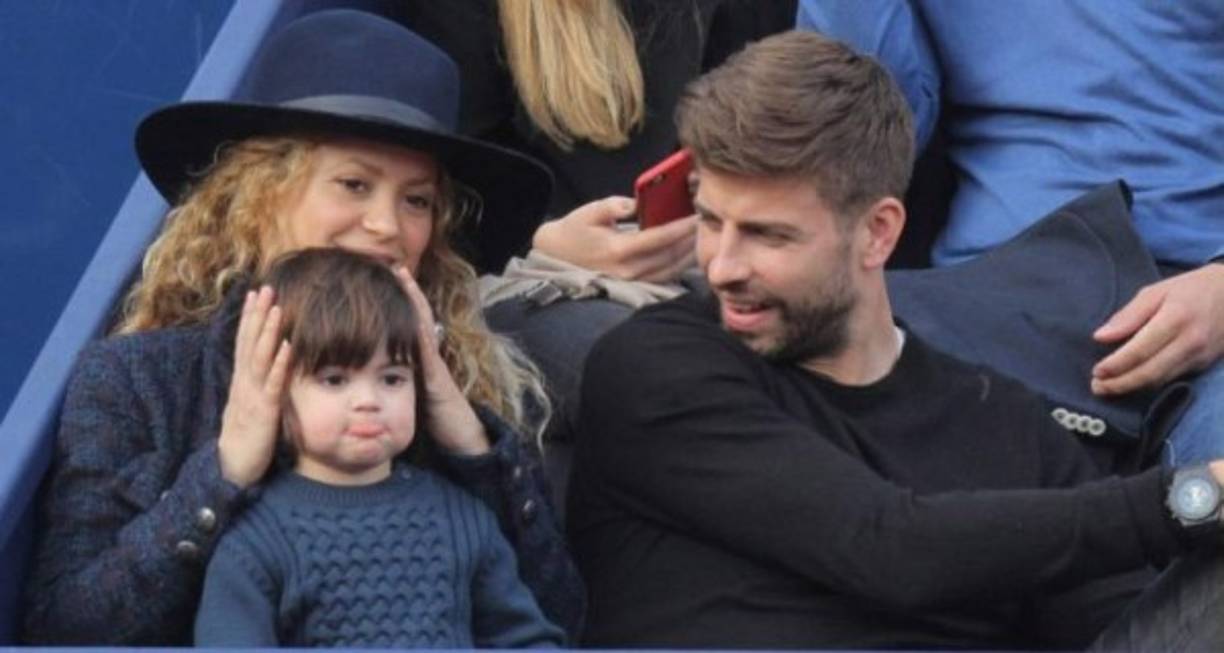 Ambos junto a su primer hijo de nombre Milan.