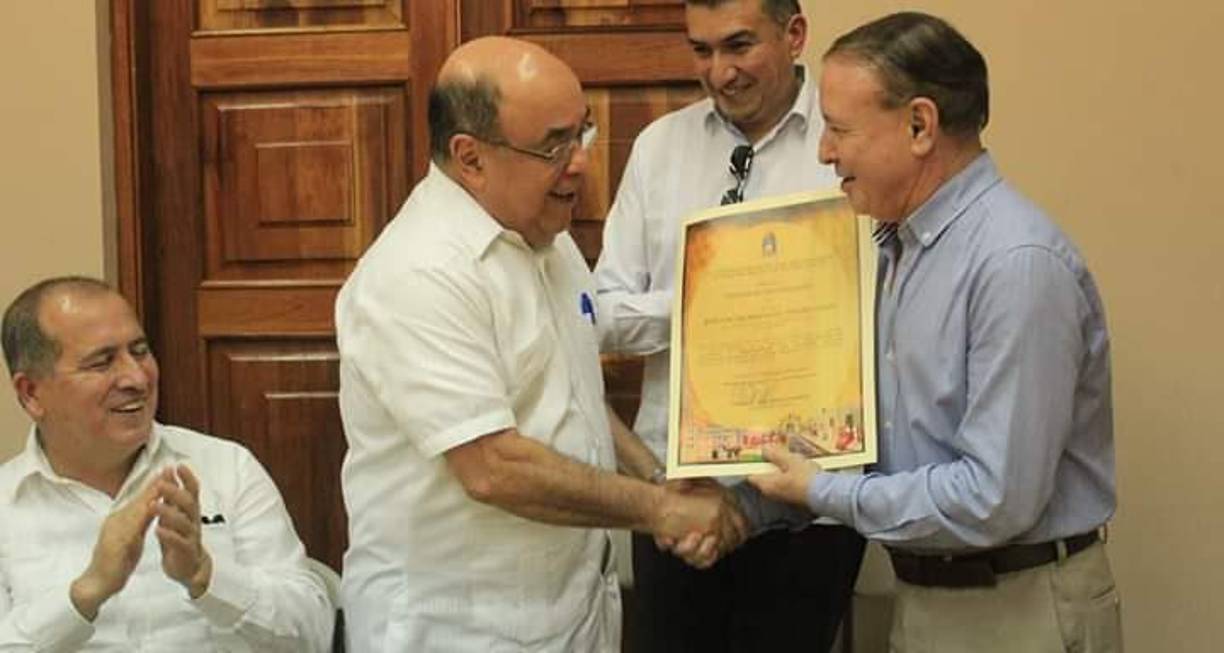 Carlos Miranda: El hombre del récord compartido con Amable de Jesús Hernández. Aspira a un séptimo mandato en Comayagua, por el Partido Liberal,