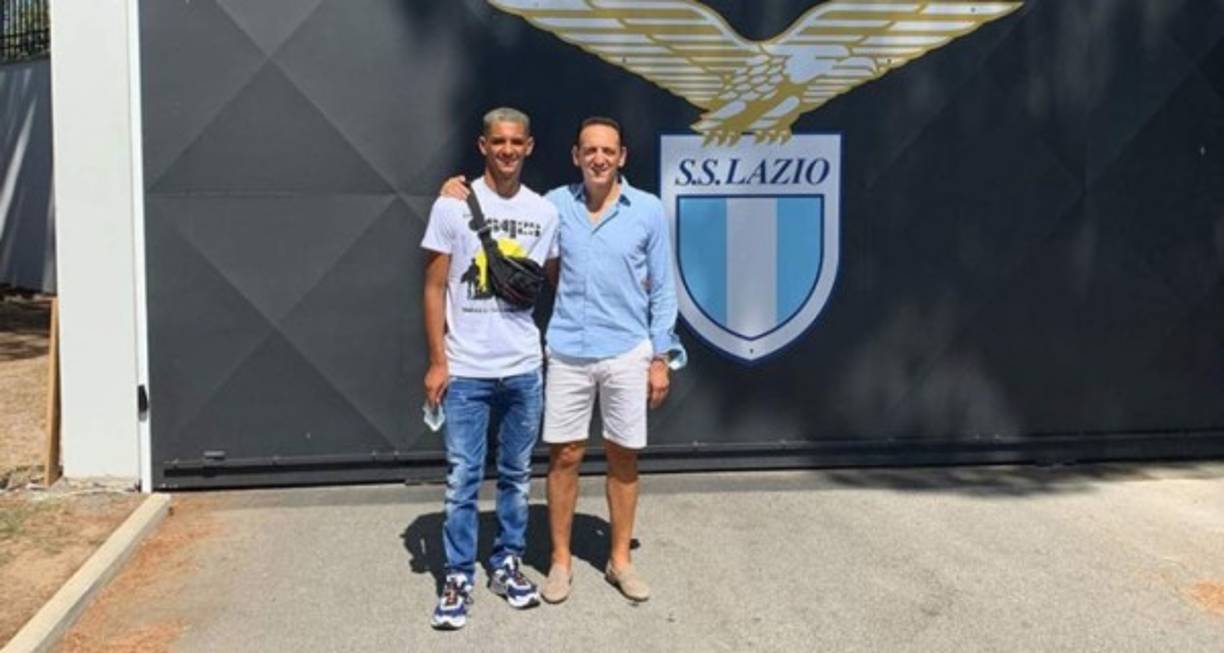 La Lazio ha hecho oficial el fichaje de Kais Nasri. El centrocampista de 18 años firma de esta forma su primer contrato profesional como futbolista. Kais es primo de un viejo conocido de la élite del fútbol, Samir Nasri, que jugó en equipos como Arsenal, Manchester City o Sevilla.<br/><br/>'Agradezco a Lazio la oportunidad que me brinda. La parte más difícil aún está por llegar. Se abre una nueva página, con una nueva historia para escribir', apuntaba Kais en redes sociales tras su fichaje.
