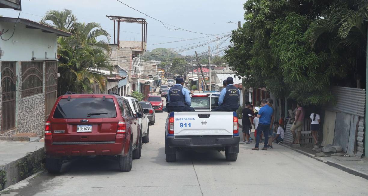 “Nos tapaban la boca y a las pistolas le ponen silenciador para que la gente no escuche los disparos. Mi hermana se ganaba la vida vendiendo tortillas, no tenía enemistades, era una persona luchadora”, lamentó.