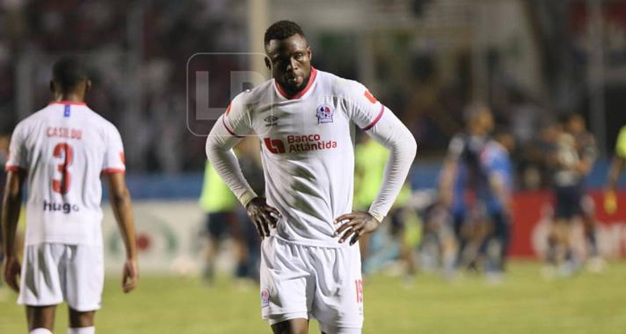 El goleador Yustin Arboleda señaló que todavía tiene seis meses de contrato con Olimpia, pero no garantizó su continuidad con los albos: “Tengo contrato con el club pero no sabemos que pasará. Sabemos que estamos en Olimpia y hay situaciones que en ocasiones se les salen las manos, esperamos seguir en la institución para aportarle al equipo”, reveló en Mi Pasión HN.