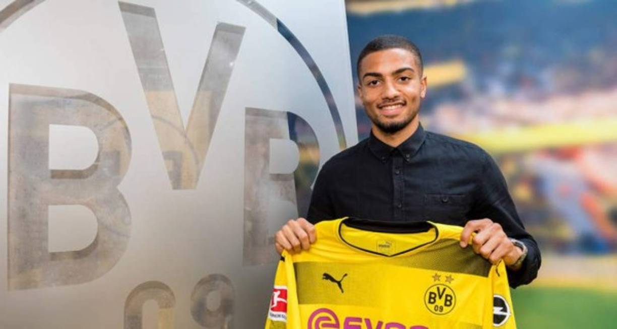 El Borussia Dortmund ha hecho oficial el fichaje del lateral izquierdo alemán Jeremy Toljan hasta 2022.