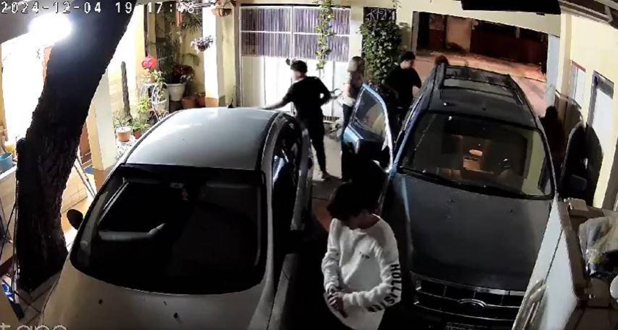 Vecinos del sector manifestaron su preocupación ante el aumento de este tipo de delitos en la zona, exigiendo a las autoridades mayor presencia policial.