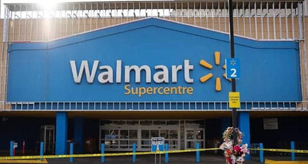 A pesar de preguntar a varios colegas, nadie supo darle razón de su paradero. Con la preocupación en aumento, la madre acudió a la administración de la tienda y comenzó a buscar en el área de panadería, donde otro empleado mencionó una posible “fuga” en el horno. 