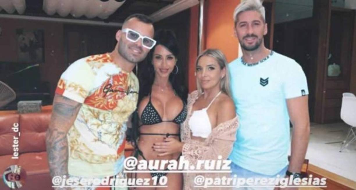Otro motivo para la decisión del PSG fue que Jesé Rodríguez cogió un avión privado para acudir a la fiesta de cumpleaños de Aurah Ruiz, en la que se le pudo ver al futbolista muy relajado, pero sin seguir las medidas de bioseguridad por el coronavirus que ha afectado mucho a Europa.