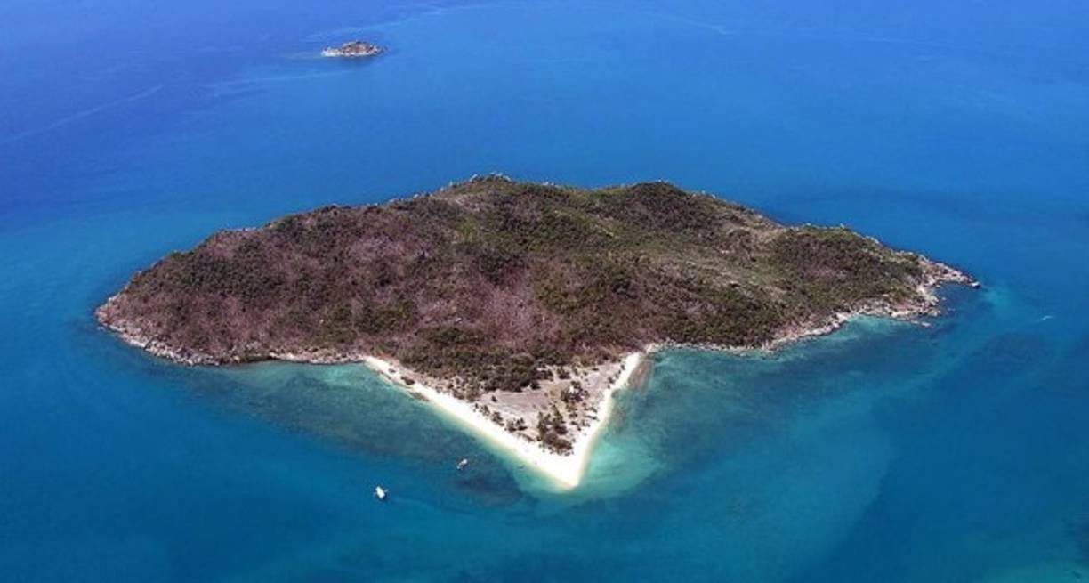 El lugar elegido por Glasheen fue la deshabitada Isla de la Restauración, en el Parque Nacional Ma’alpiku, ubicado en el estado de Queensland, en el noreste de Australia y a pocos kilómetros de Papúa Nueva Guinea.