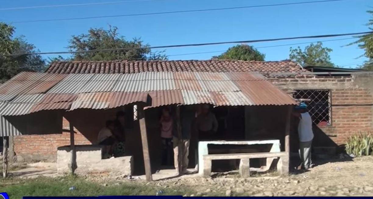 Marcela fue velada en su casa de habitación, mientras su madre se recupera en el hospital.