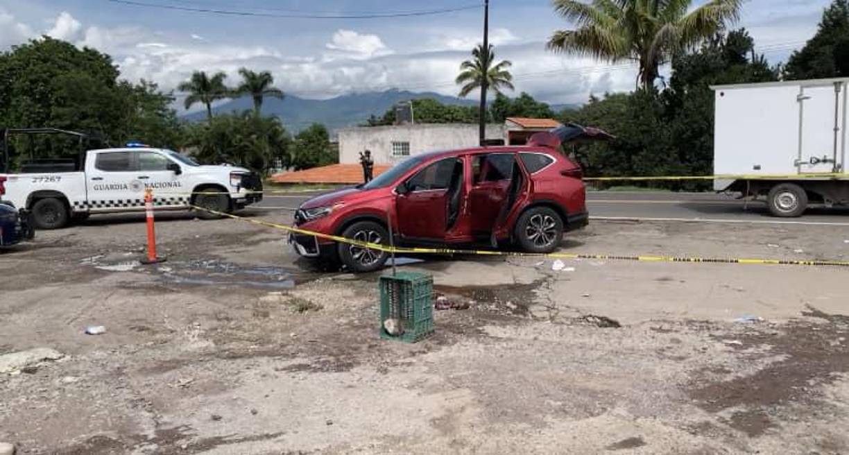 El agresor fue identificado como Jesús Adrián Morán, médico del Seguro Social en Tepic, México.