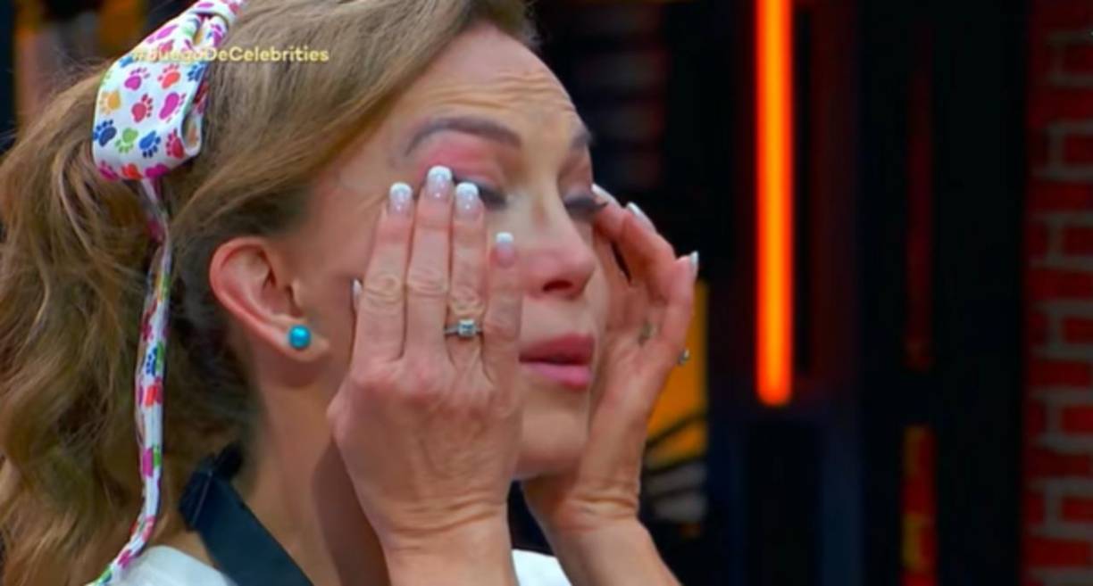 La estrella estuvo como invitada en el show ¡Siéntese Quien Pueda!, de UNIMÁS, en donde recordó cuando posó para la revista Playboy, lo que provocó su despido de una telenovela y que atacaran a su hija.