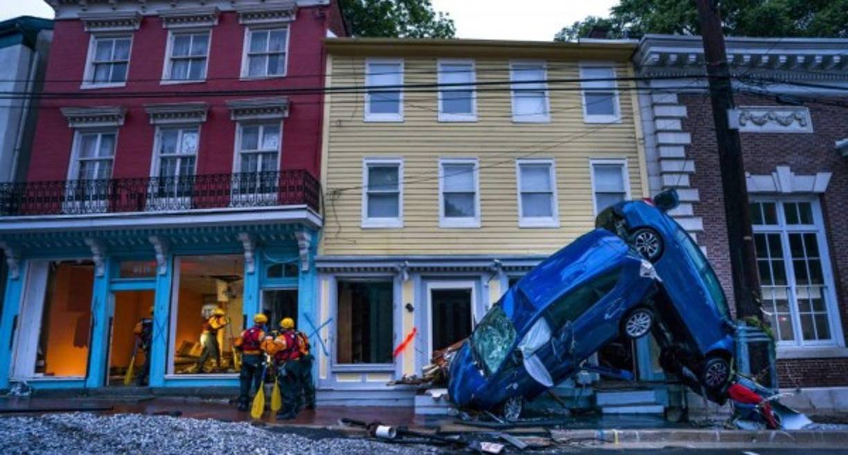 'Dicen que esta es una inundación que pasa una vez cada 1.000 años y que a nosotros nos ha tocado dos en dos años', dijo el Gobernador Hogan a los medios locales.