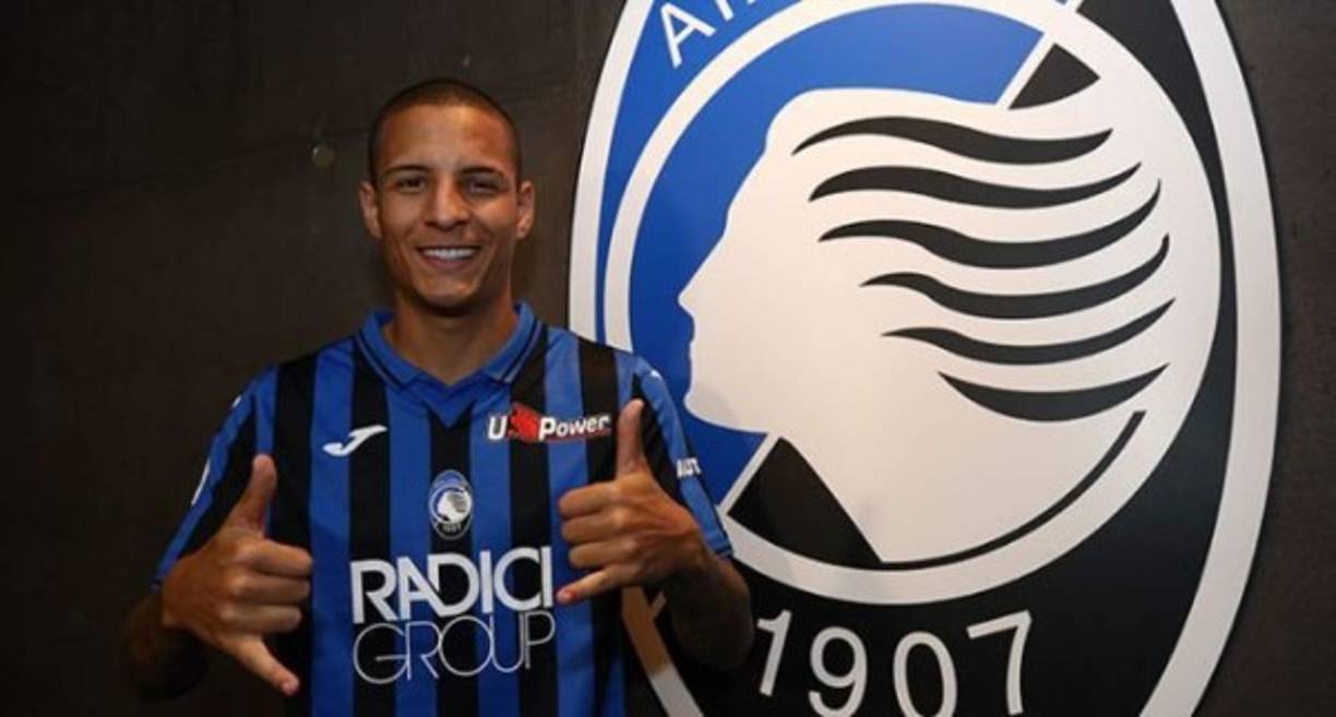 El lateral izquierdo brasileño Guilherme Arana llega cedido al Atalanta. El conjunto de Bergamo pagará la totalidad de la ficha del jugador y un millón más en por su año allí. Además, el club italiano tiene una opción de compra.