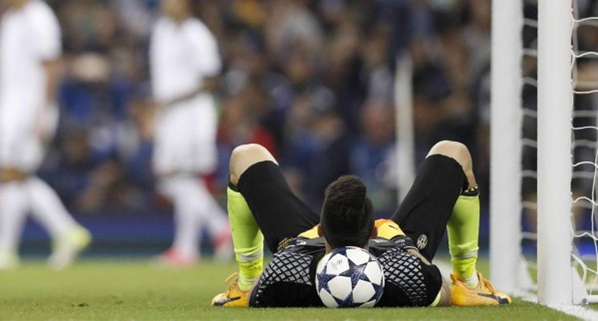 LVP01. LIVERPOOL (REINO UNIDO), 18/09/2018.- Neymar del París reacciona hoy, martes 18 de septiembre de 2018, durante un partido del Grupo C por la primera jornada de la Liga de Campeones de la UEFA, disputado entre el París Saint-Germain y el Liverpool FC, en el estadio Anfield, en Liverpool (Reino Unido). EFE/Peter Powell