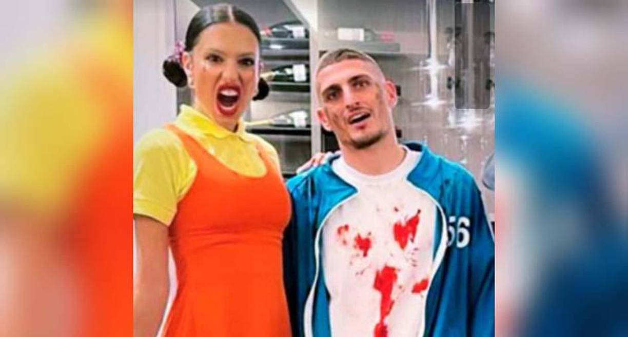 Marco Verratti: Mediocampista del PSG que se disfrazó como el Número 456, mientras que la modelo Jessica Aidi lo hizo de la muñeca que aparece en el primer juego de la serie coreana “El Juego del Calamar”.