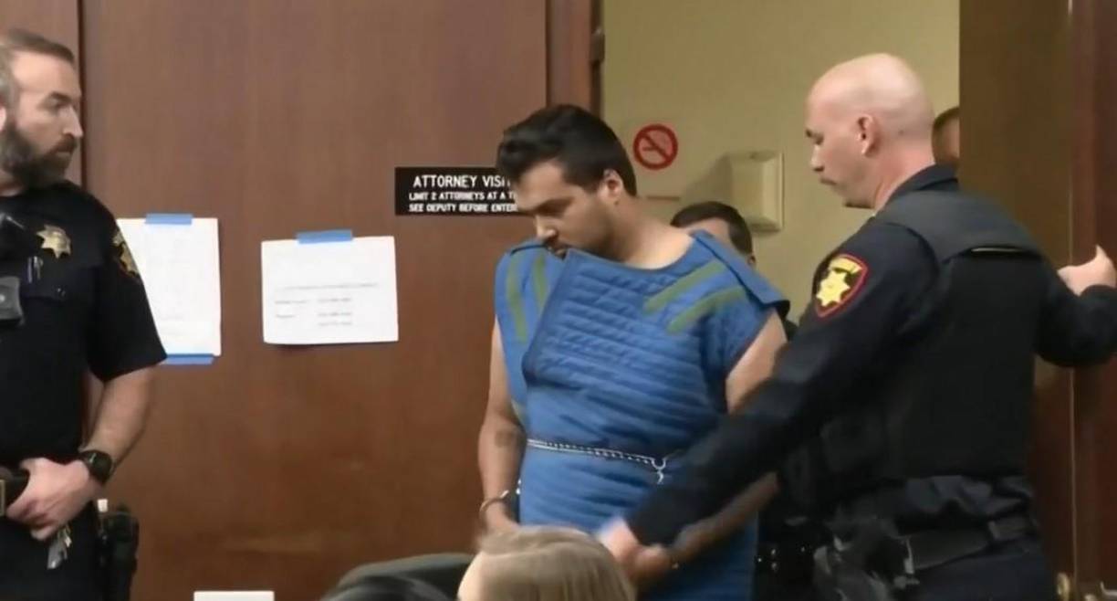 Inexpresivo y cabizbajo, Landaeta se presentó ante un juez y junto a su abogado realizó su declaratoria frente a la familia de la víctima, Karina Castro, alegando como causa la locura.