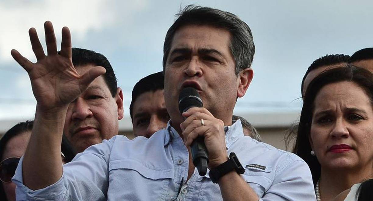 Raymond Colon también lamenta que el gobierno no esté cumpliendo con su obligación de divulgar toda la información necesaria para personas encausadas en los Estados Unidos, haciendo referencia a la Constitución del país norteamericano.