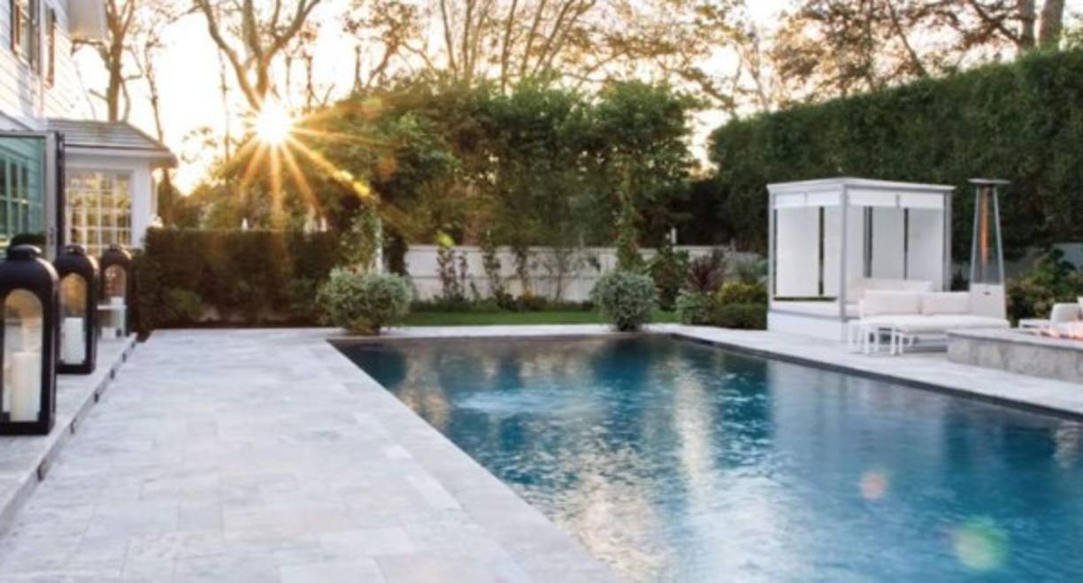 La mansión de Messi en Barcelona cuenta con una gran piscina, un parque infantil y un campo de fútbol de pequeñas dimensiones.