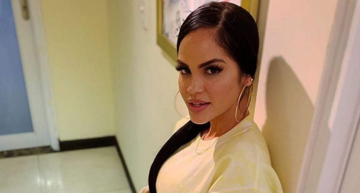 La intérprete del éxito 'La Mejor Versión de Mi' compartió en su cuenta de Instagram la alegría que sintió al recibir un lujoso y hermoso carro.