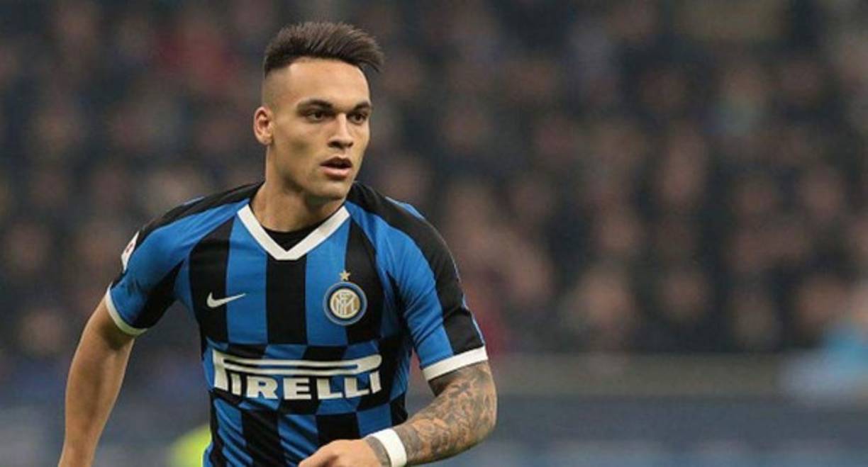 El Inter de Milán empieza a asumir la marcha de Lautaro Martínez al FC Barcelona. Pese a que intentará no arrojar la toalla hasta el último día, según informa este viernes ‘La Gazzetta dello Sport’, el presidente del Inter, Steven Zhang, no quiere dejar a la improvisación el recambio del delantero argentino.