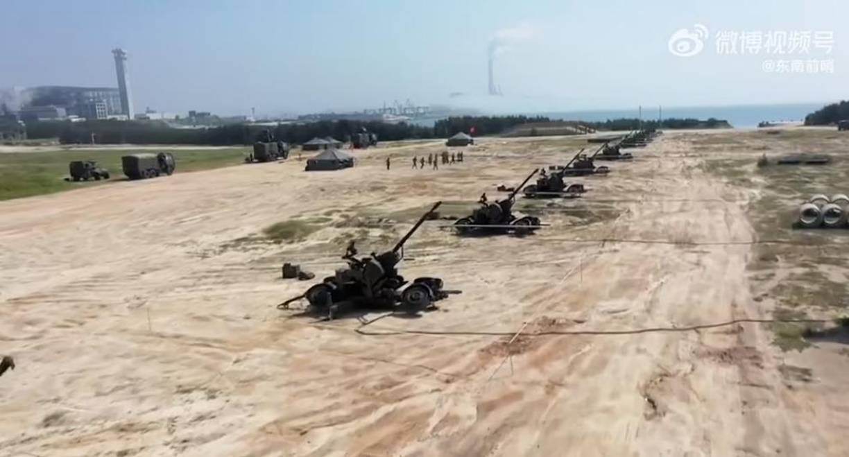 Según un mapa facilitado por Xinhua, una de las áreas en las que se llevarán a cabo las prácticas está a unos 20 kilómetros de la costa de Kaohsiung, la principal ciudad del sur de Taiwán.