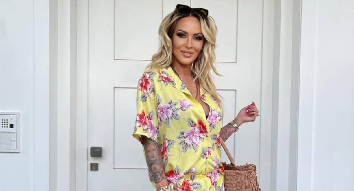 “Cuando lo anunció fue como una puñalada en el corazón. Salir del armario siempre afecta a quienes te rodean, incluida la ex esposa con la que tuviste un hijo. Siento que desperdicie mis mejores años”, lanzó duramente la ex de Ralf Schumacher.