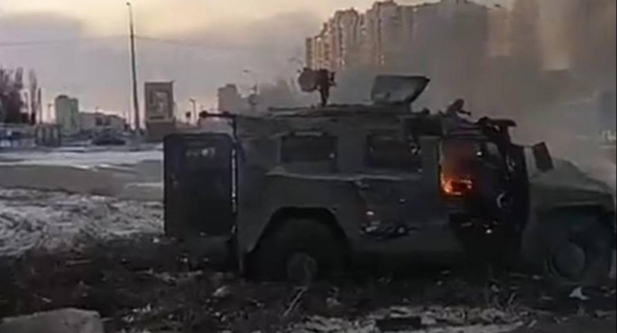 Las autoridades locales advirtieron de que si el fuego se propaga a los otros depósitos podría producirse una catástrofe ecológica.