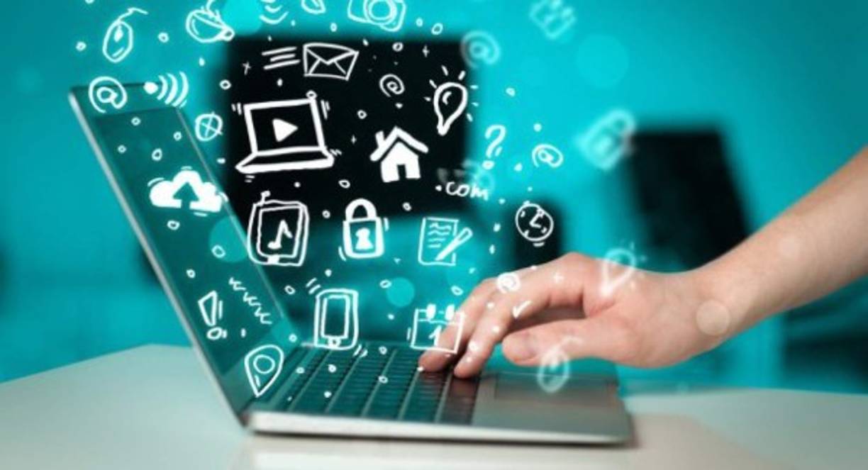 El 17 de mayo fue designado como el Día de Internet, un invento que cambió la forma de vivir de millones de personas sin el cual, dirían muchos, ya no podemos vivir. El potencial de esta herramienta tecnológica es innegable y sus cifras son cada vez más impresionantes, a la vez que motiva fuertes preocupaciones en torno a esta realidad conectada del siglo XXI. <br/>Estas son algunas de esas cifras.