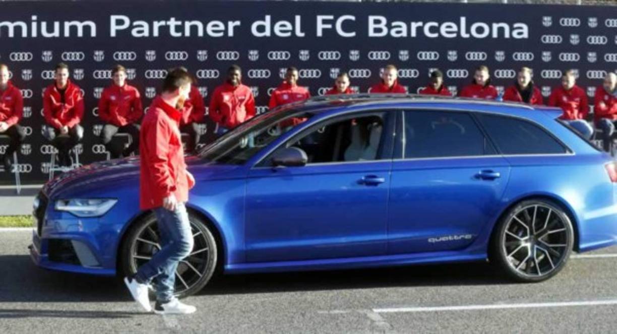 Lionel Messi / Audi RS 6 Avant performance Azul Sepang. 605 CV (143.700 euros). El '10' conducirá uno de los familiares más potentes del mercado.