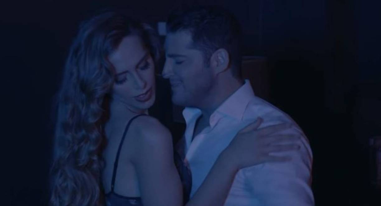 Lo que más ha llamado la atención de los miles de fans es la conexión y complicidad entre el artista y Ponce, que crean una atmósfera llena de energía y romanticismo.<br/><br/>