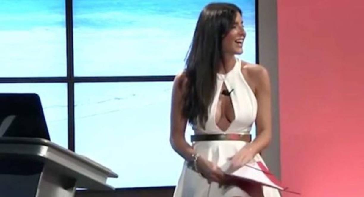 La joven andaba de esta manera en el momento que se dio lo acontecido.