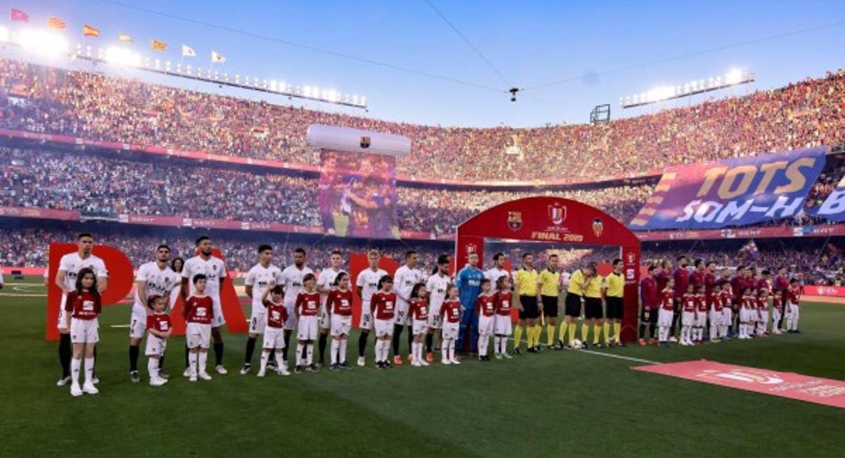 El estadio Benito Villamarín fue escenario de la final de Copa del Rey entre Valencia vs Barcelona. Espectacular ambiente el que se ha vivido en Sevilla.