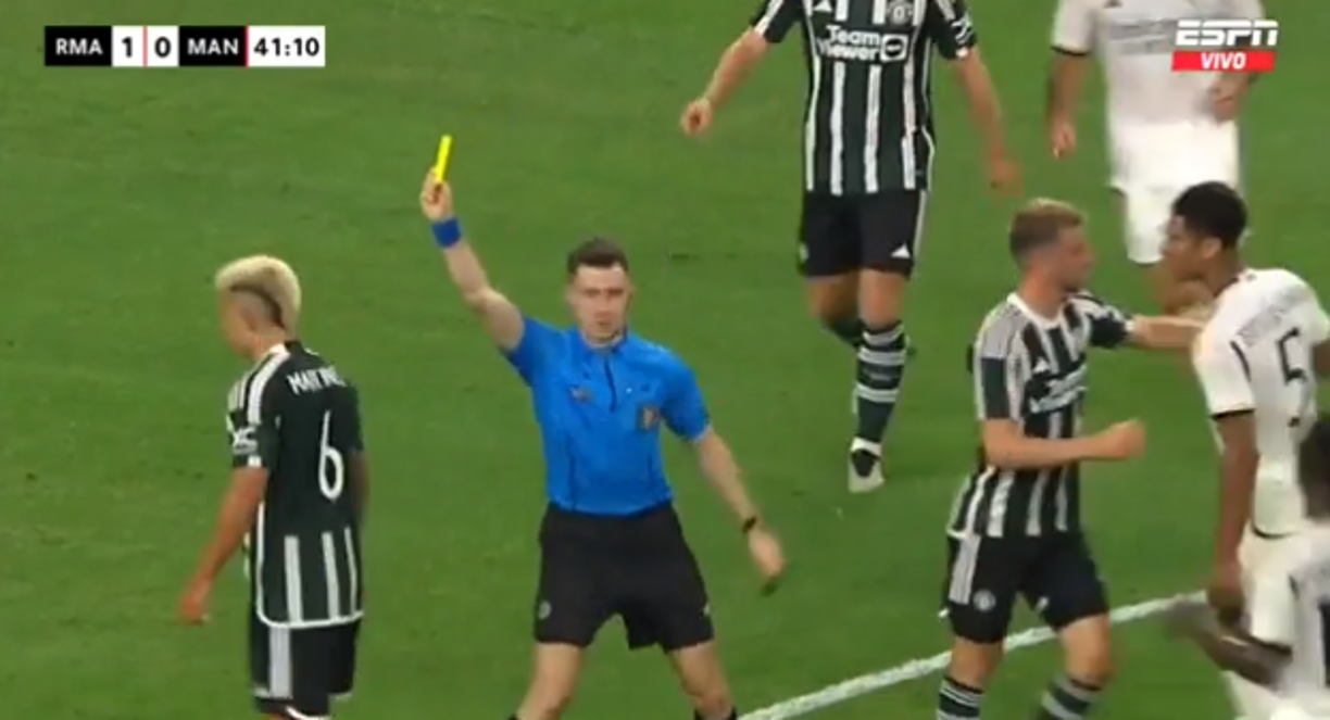 El argentino fue sancionado por la entrada a Jude.