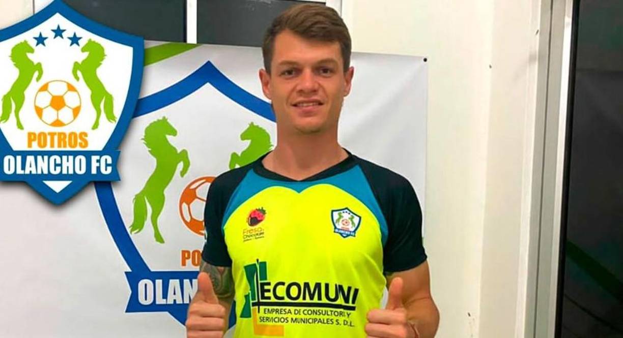 Santiago Molina: Está en veremos la continuidad del defensor argentino en el Olancho FC de cara a la próxima campaña. Al zaguero se le podría presentar la oportunidad de jugar en Europa, se habla que su destino sería Grecia, Israel o la segunda de España.