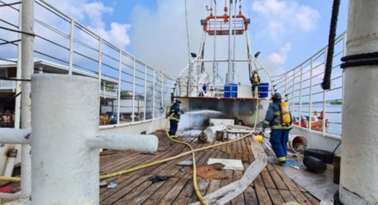 Las autoridades locales investigan la causa que provocó la explosión.