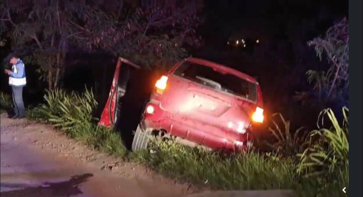 Los dos taxistas fueron asesinados cuando se conducían en una camioneta Pontiac Vibe roja en las inmediaciones de la residencial La Gran Villa de Villanueva.