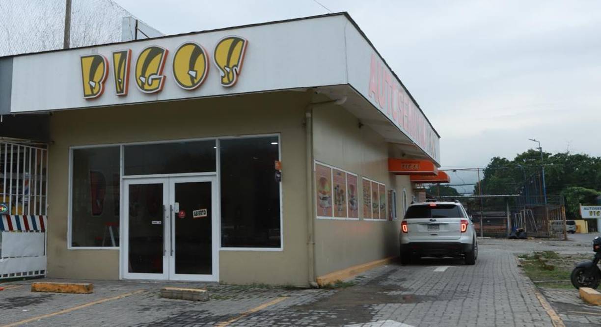 Bigos es una cadena de venta de hamburguesas hondureña, fundada en marzo de 1972, el primer restaurante estaba ubicado en el bulevar Morazán cerca de los antiguos Cines Maya. Debido al éxito que tuvo el primer local abrieron un segundo cerca del Correo Nacional en el barrio Abajo. Así siguió creciendo tratando de cubrir la demanda del mercado capitalino. Bigos ha transformado su visión y misión enfocándose en un crecimiento regional. Actualmente cuenta con varias sucursales en el país.