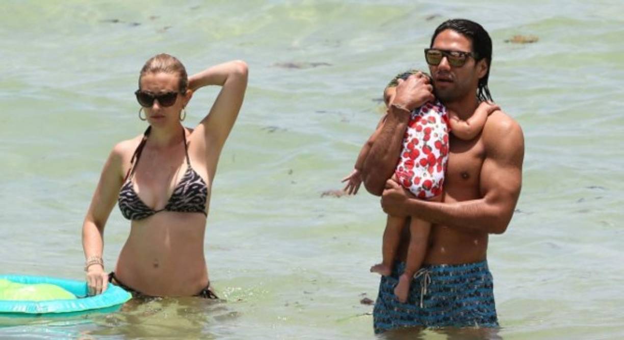 Lorelei-Taròn es la esposa del colombiano Radamel Falcao. Aquí junto a su hermosa hija.