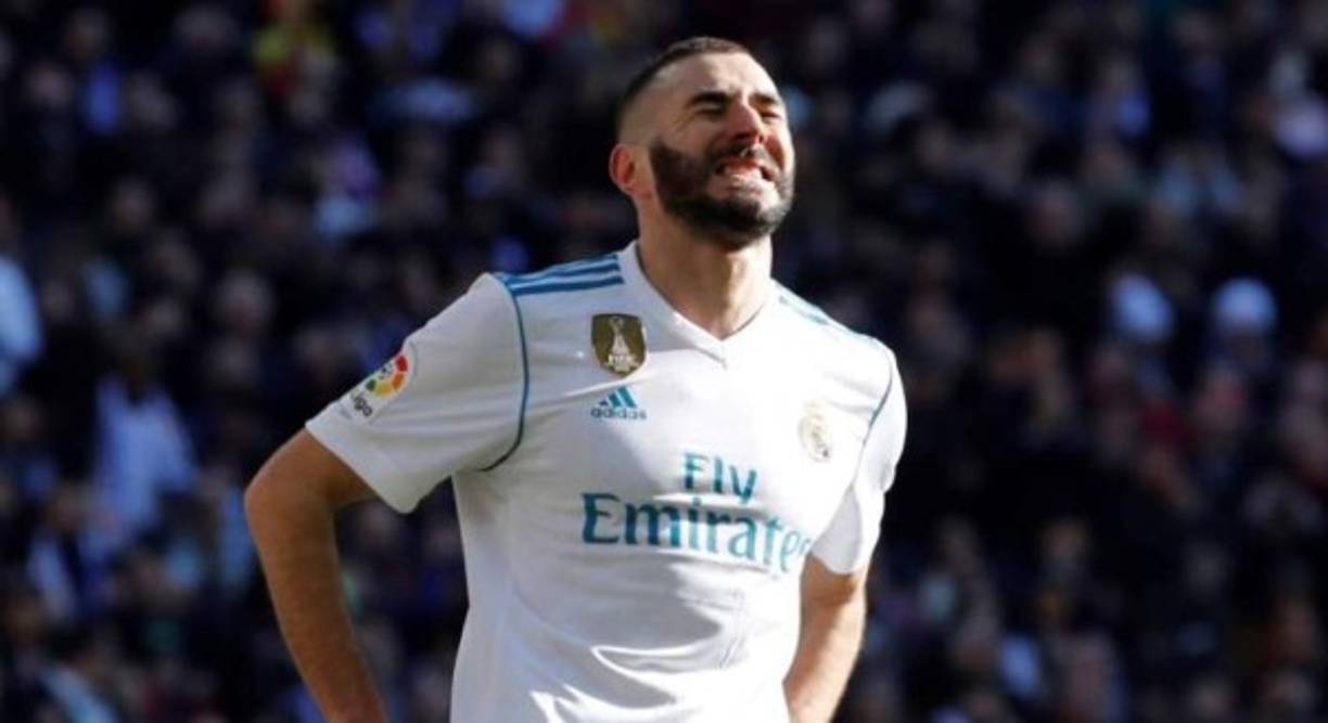 Benzema: El francés contaba con la ciega confianza de Zidane y siempre se plantaba en el once inicial a pesar de las fuertes críticas por su bajo rendimiento, ahora su futuro peligra.