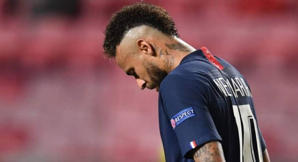 Neymar: El Barcelona le ofreció al PSG por Neymar 100 millones de euros más Todibo, Rakitic y Dembélé. Sin embargo el cuadro parisino pedía 120 millones y al final no se llegó al acuerdo.