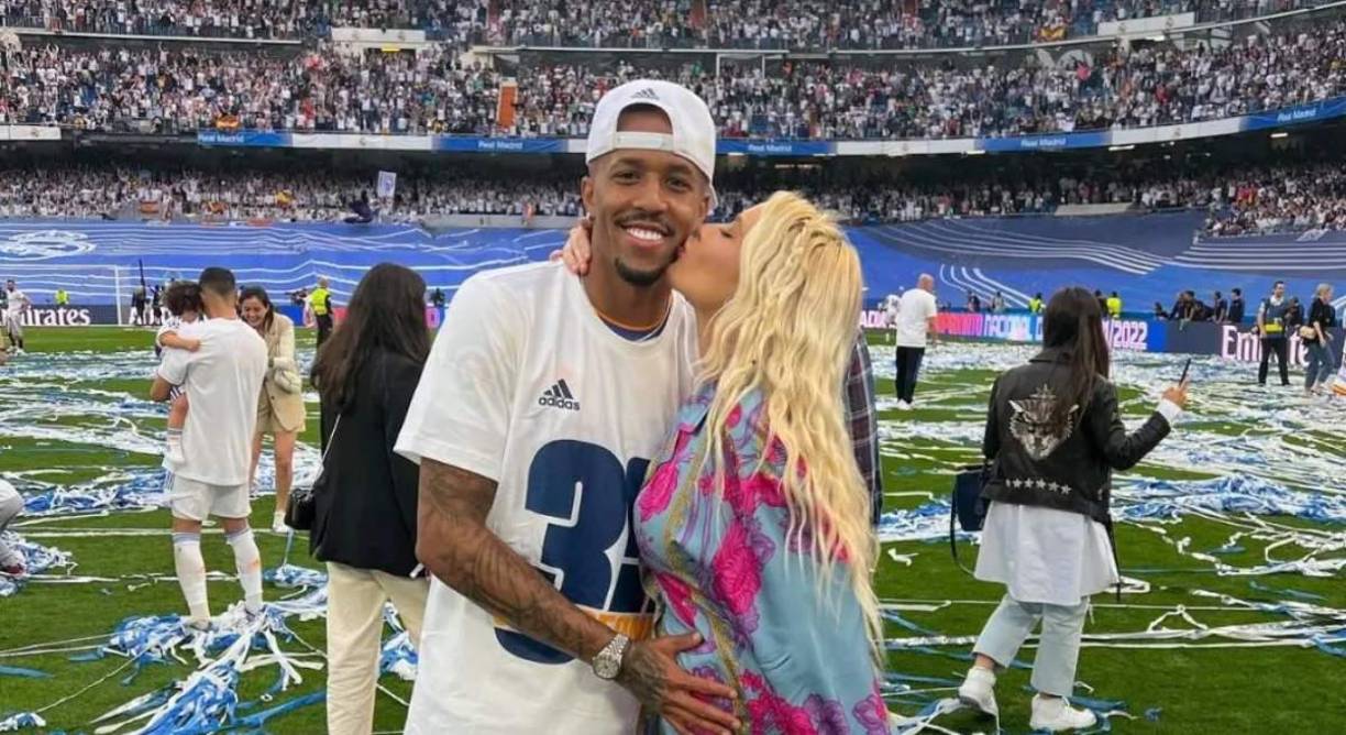 Militao prefirió guardar cautela ante esta noticia y no ofreció ninguna versión acerca de este distanciamiento, aunque el futbolista eliminó imágenes y vídeos de sus redes sociales, que confirmaron todas las hipótesis sobre esta inesperada ruptura.