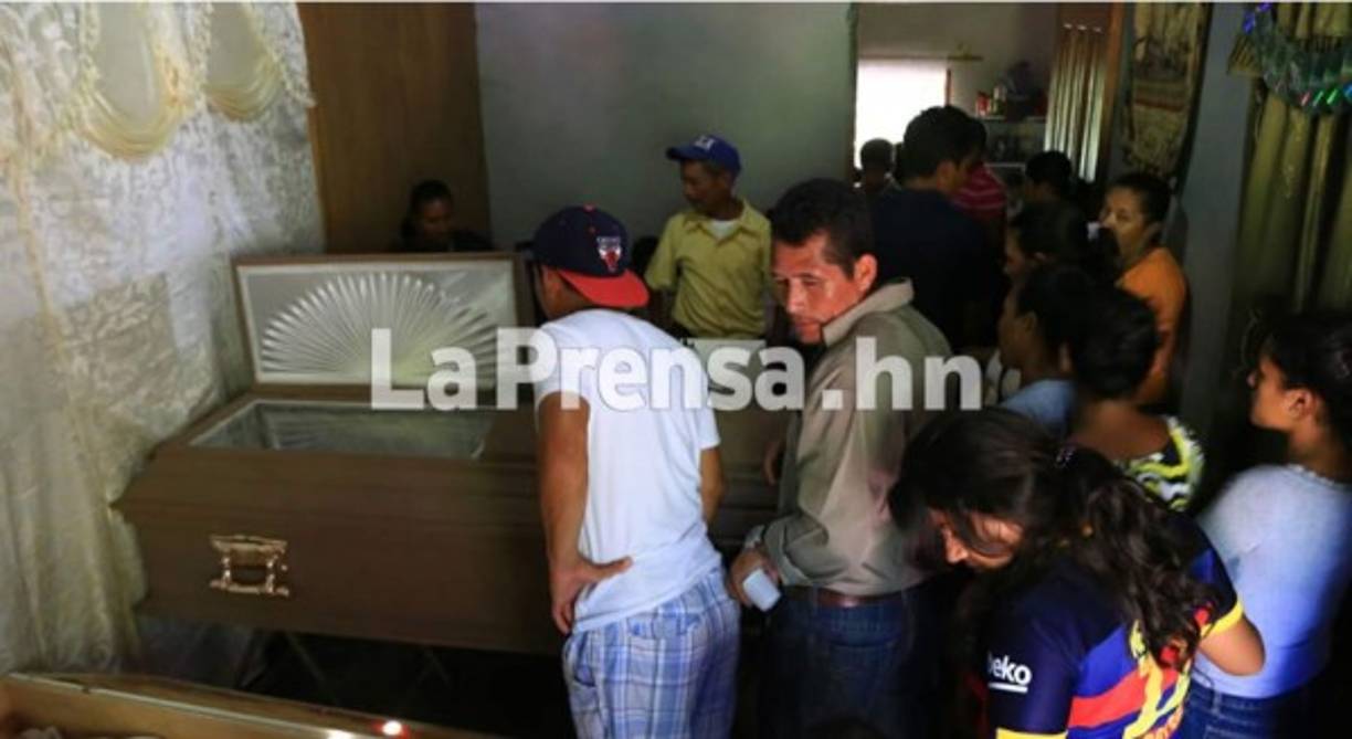 Un total de 17 personas murieron en el accidente entre un microbús y una unidad del Cuerpo de Bomberos.