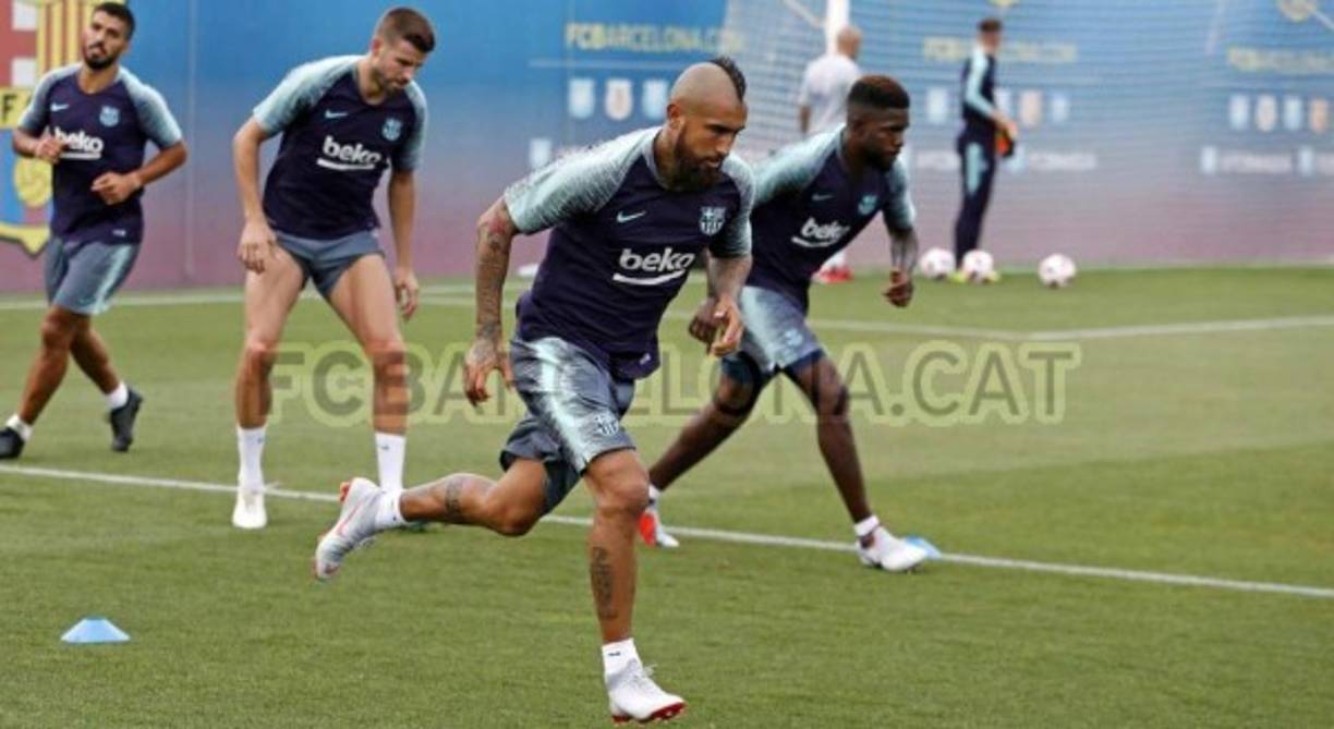 Arturo Vidal ya conoció a sus nuevos compañeros .