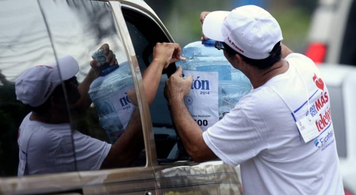 En San Pedro Sula los voluntarios han recorrido las calles para abordar a los ciudadanos.