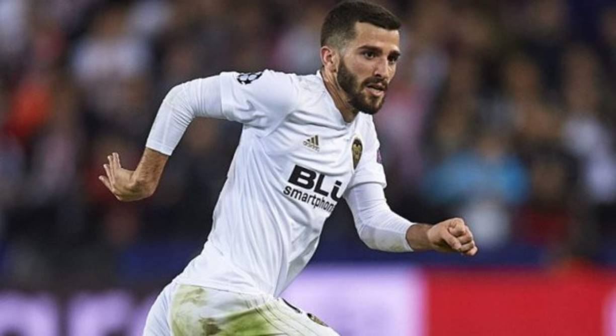 José Luis Gayà :El lateral que milita en el Valencia es uno de los jugadores en los que piensa el Atlético de Madrid como sustituto de Filipe Luis para la banda izquierda, según confirmó la Cadena Cope.