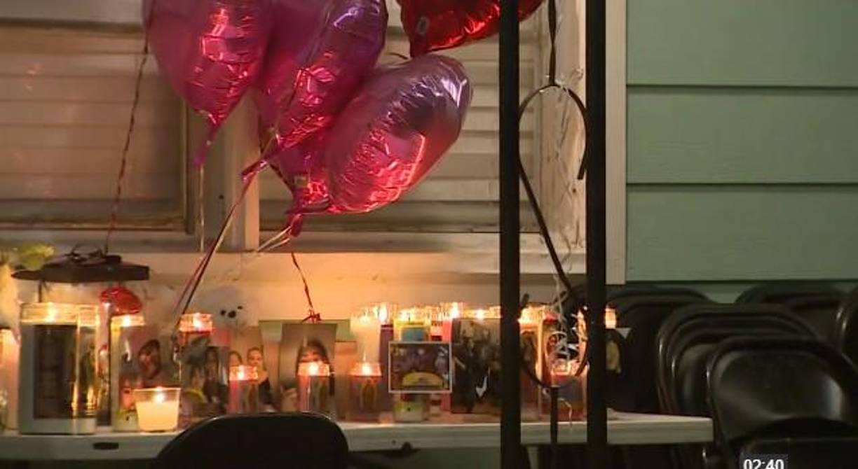 El sujeto tenía una relación con la dueña de la casa, quien es la madre de dos de las víctimas mortales. 